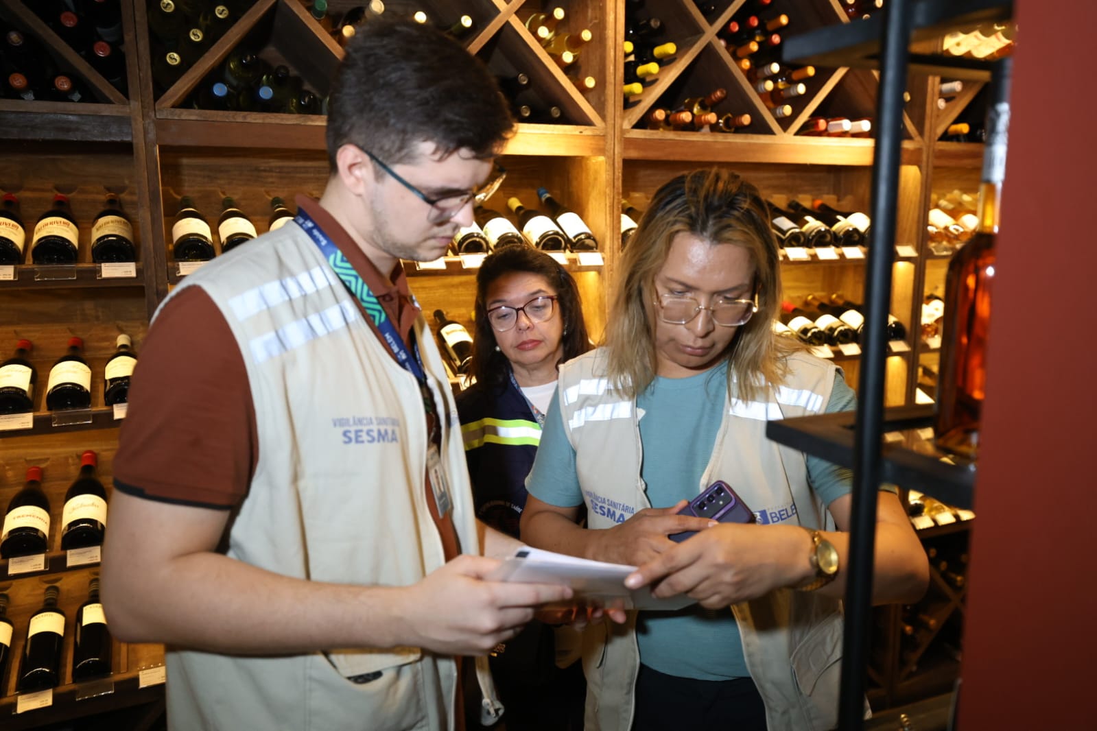 Equipe da sesma durante fiscalização