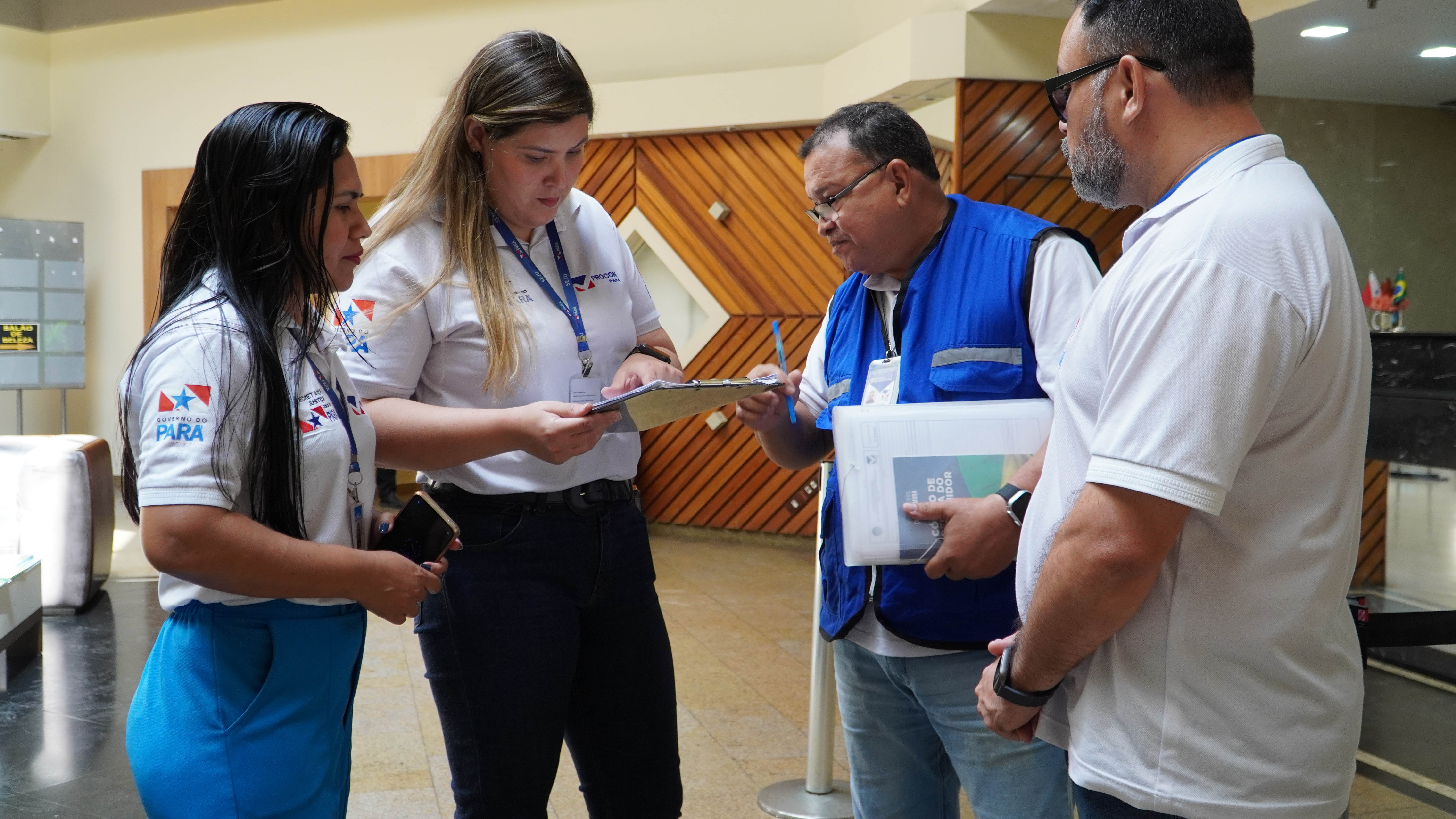 Equipe de fiscalização do Procon Pará 
